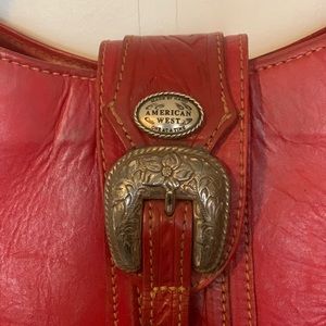 American West Shoulder purse. In great condition.